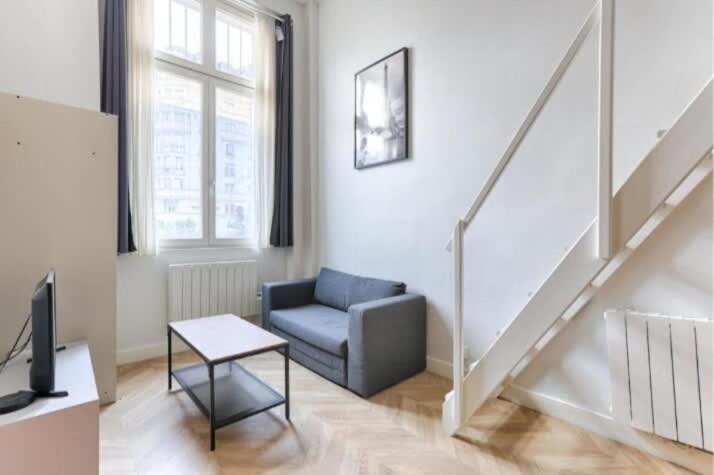 Mezzanine Au Coeur De Batignolles *